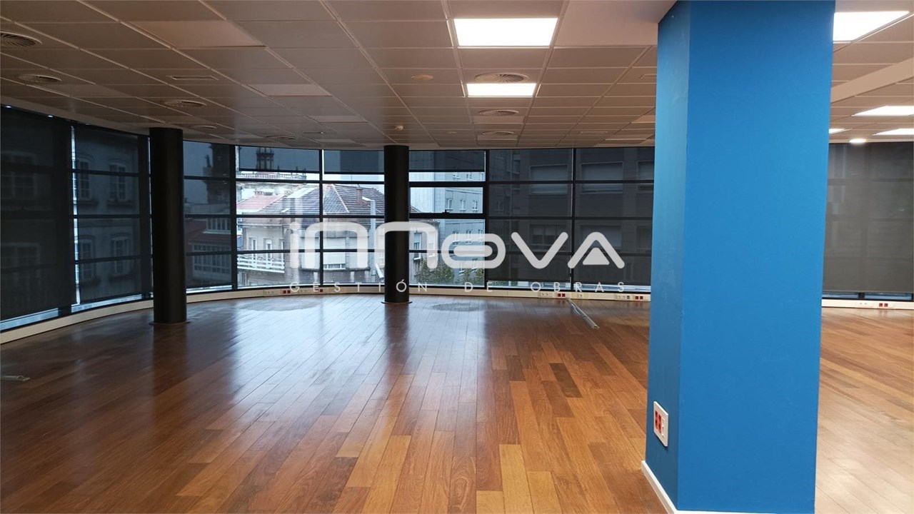 Foto 3 OFICINA DE MÁS DE 200M2 EN ALQUILER EN EL CENTRO