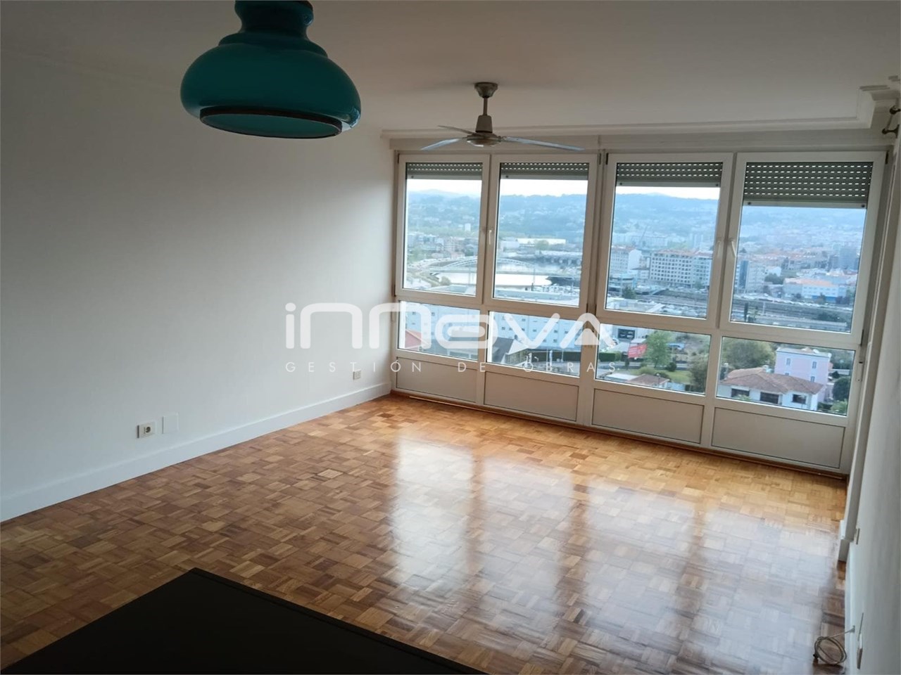 Foto 2 Piso en alquiler en Plaza Riestra, A Caeira - Poio